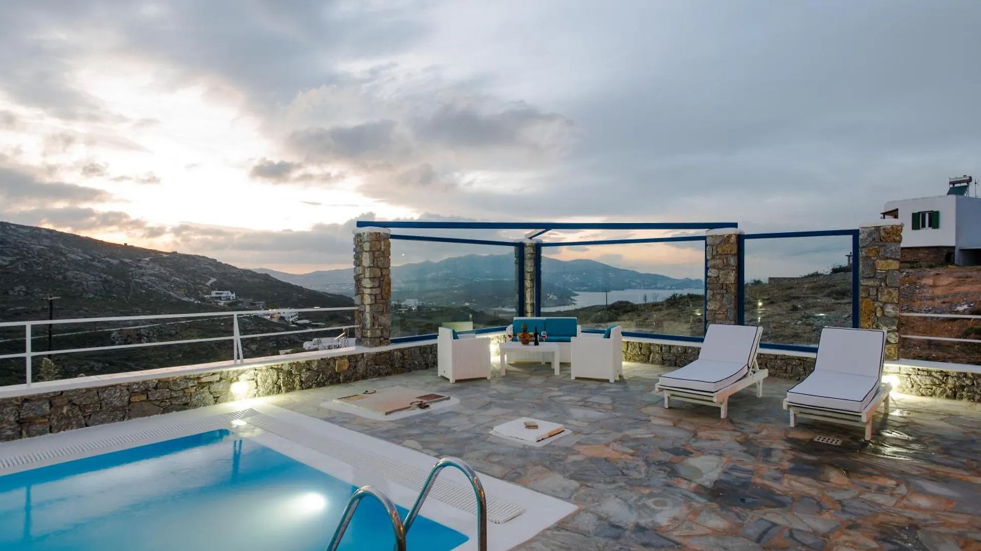 Mykonos Pro-Care Suites Ano Mera